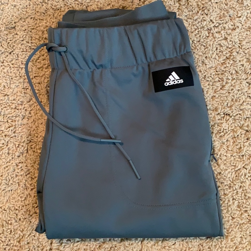Adidas jogger pants like new